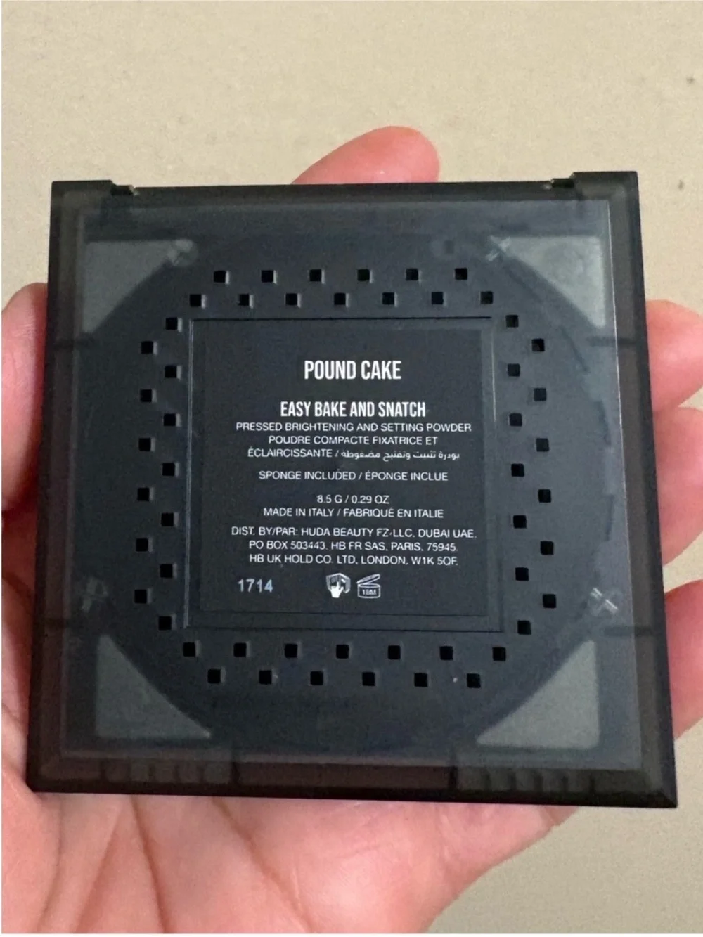 HUDA BEAUTY Easy Bake and Snatch Pressed Brightening & Setting Powder POUND CAKE